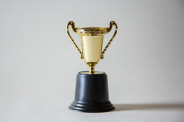 Trophée doré personnalisé